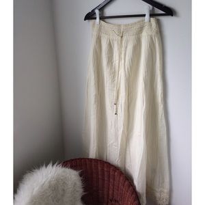 Boho ivory American Eagle Outfitter skirt